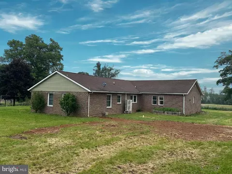 13789 Buchanan Trl W, Mercersburg, PA 17236