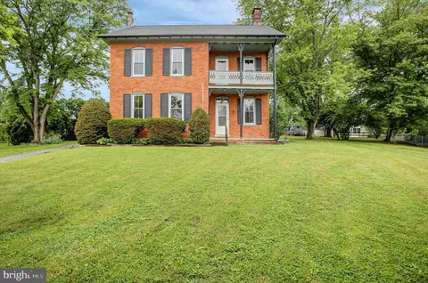 1655 Farm Ln, Greencastle, PA 17225