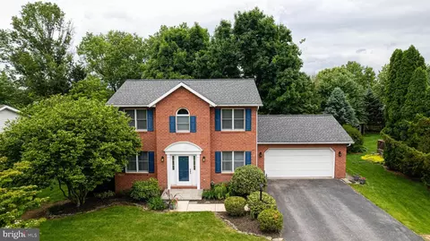 685 Greenfield Dr, Chambersburg, PA 17202