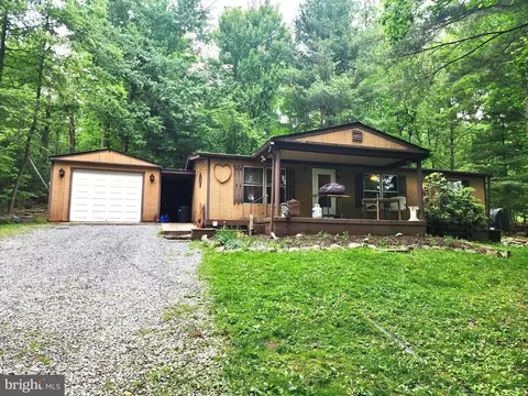 14481 Charmian Rd, Blue Ridge Summit, PA 17214