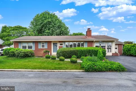 115 Downey Dr, Chambersburg, PA 17202