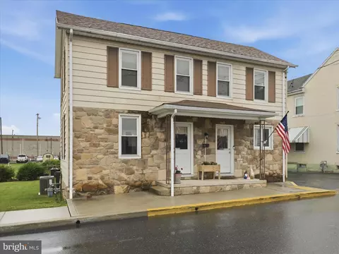128 E Madison St, Greencastle, PA 17225