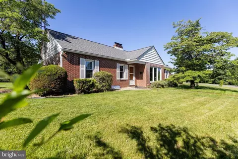 5 Orchard Cir, Greencastle, PA 17225