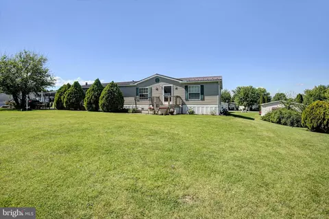 64 Tiffany Dr, Shippensburg, PA 17257