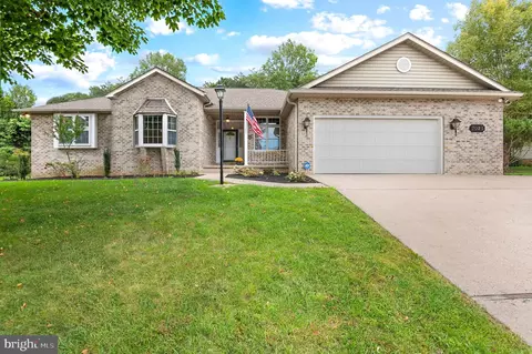 7025 Augusta National, Fayetteville, PA 17222