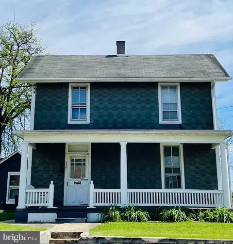 572 Hollywell Ave, Chambersburg, PA 17201