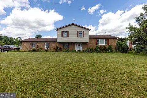 3556 Brook St, Greencastle, PA 17225