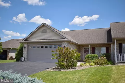 176 Lantern Ln, Chambersburg, PA 17201