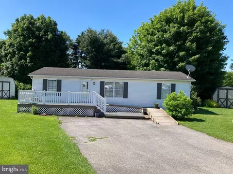 78 Lenwood, Shippensburg, PA 17257