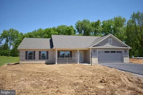 1509 Treeline Dr, Chambersburg, PA 17202