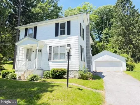 13395 Pennersville Rd, Blue Ridge Summit, PA 17214