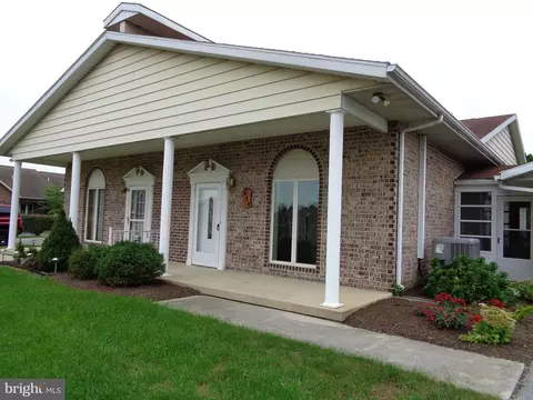 428 Martina Dr, Chambersburg, PA 17201