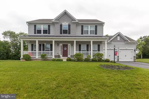 174 Paradise View Dr, Greencastle, PA 17225