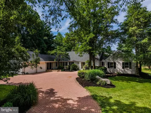 1570 Walker Rd, Chambersburg, PA 17201
