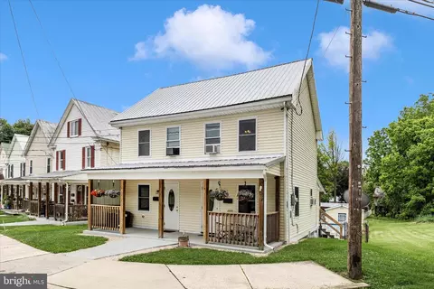 455-457 W 5th St, Waynesboro, PA 17268