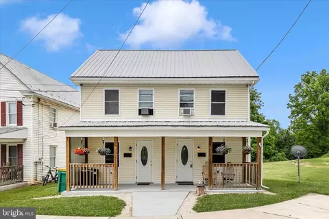455-457 W 5th St, Waynesboro, PA 17268