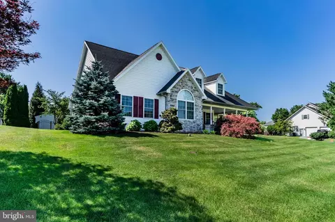 197 Beechwood Ln E, Chambersburg, PA 17201