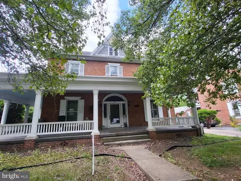 24 Church St, Mercersburg, PA 17236