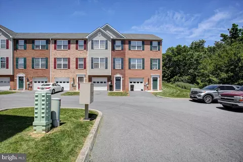 433 W Baltimore St #B, Greencastle, PA 17225