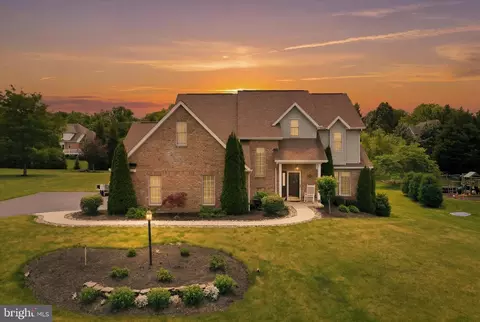 1381 Garman Dr, Chambersburg, PA 17202