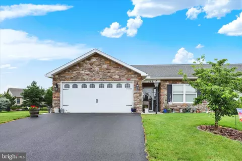 261 Matthew Dr #306, Chambersburg, PA 17201