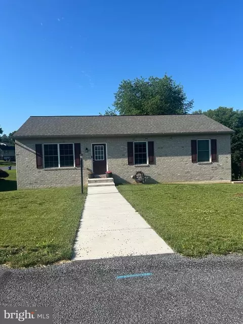 3040 Liverpool Ct, Chambersburg, PA 17201