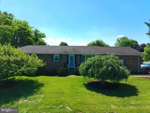15 Lippizan Dr, Shippensburg, PA 17257