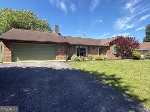 482 Starr Ave, Chambersburg, PA 17202