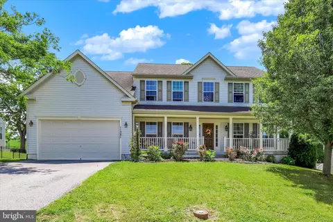 11381 Buhrman Dr E, Waynesboro, PA 17268