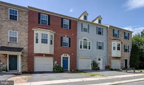 64 Milestone Ct, Chambersburg, PA 17201