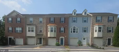 64 Milestone Ct, Chambersburg, PA 17201