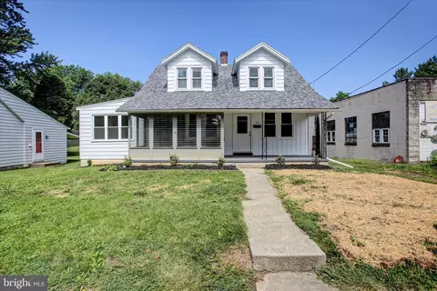 320 S Park Ave, Mercersburg, PA 17236