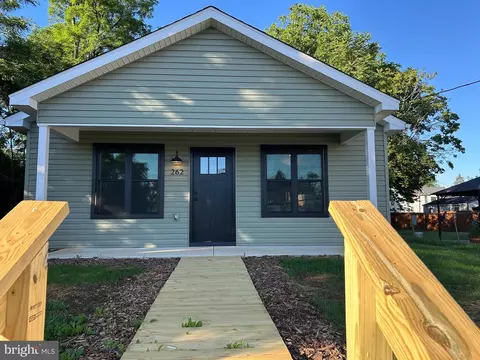 262 E Mckinley St, Chambersburg, PA 17201