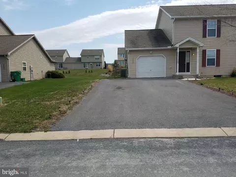 3656 Mountain Shadow Dr, Fayetteville, PA 17222