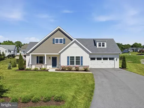 6099 Hot Springs Ct, Fayetteville, PA 17222