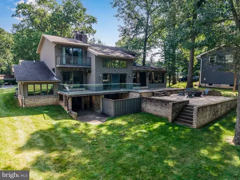 6566 Fairway Dr W, Fayetteville, PA 17222