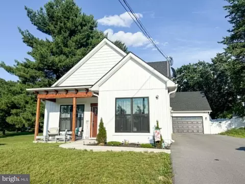 1311 Marvic Dr, Chambersburg, PA 17202