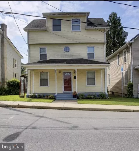 38 W W California St, Mercersburg, PA 17236