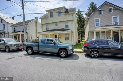 38 W W California St, Mercersburg, PA 17236