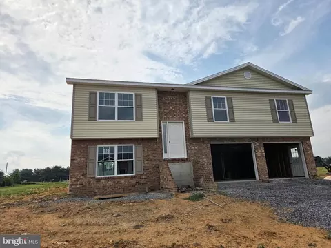 258 Grove Dr, Shippensburg, PA 17257