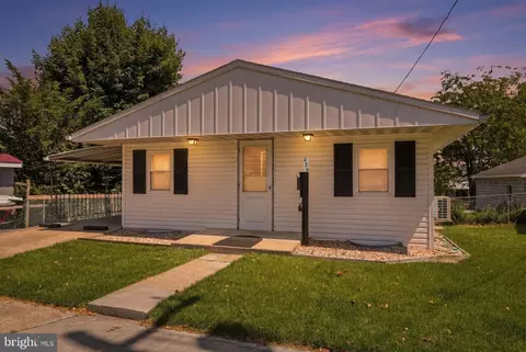 329 E Garfield St, Chambersburg, PA 17201