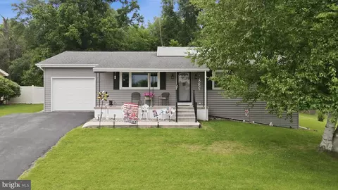 560 Wile Cir, Fayetteville, PA 17222