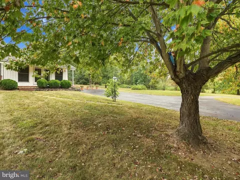 11283 Grant Shook Rd, Greencastle, PA 17225