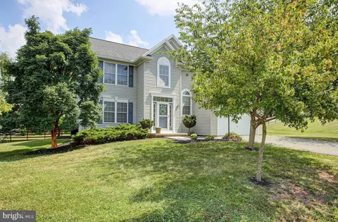201 Eleahs Xing, Greencastle, PA 17225