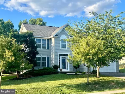 201 Eleahs Xing, Greencastle, PA 17225