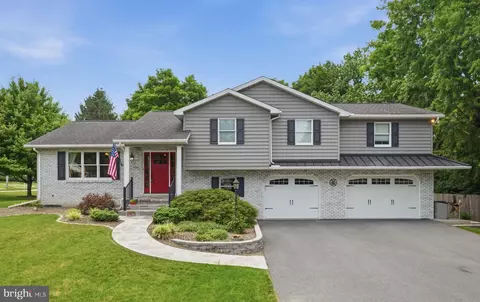 1188 Fiddlers Rd, Chambersburg, PA 17202