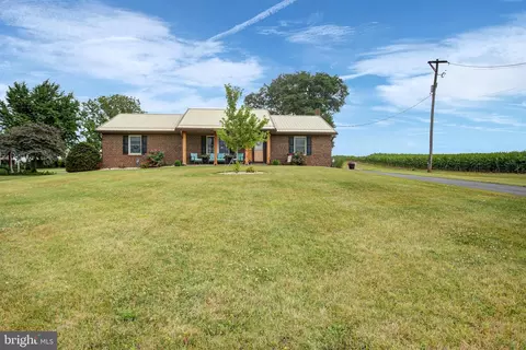 1461 Roxbury Rd, Shippensburg, PA 17257