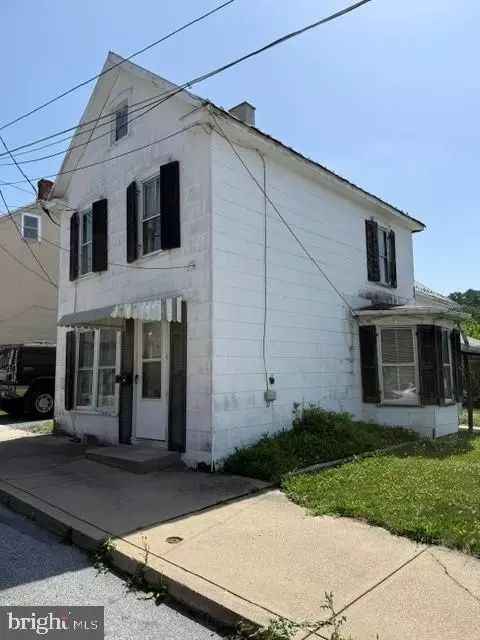 27 Cottage St, Waynesboro, PA 17268