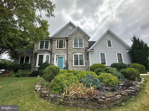 878 Joy Dr, Greencastle, PA 17225