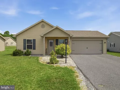 220 Benedict Ave, Chambersburg, PA 17201